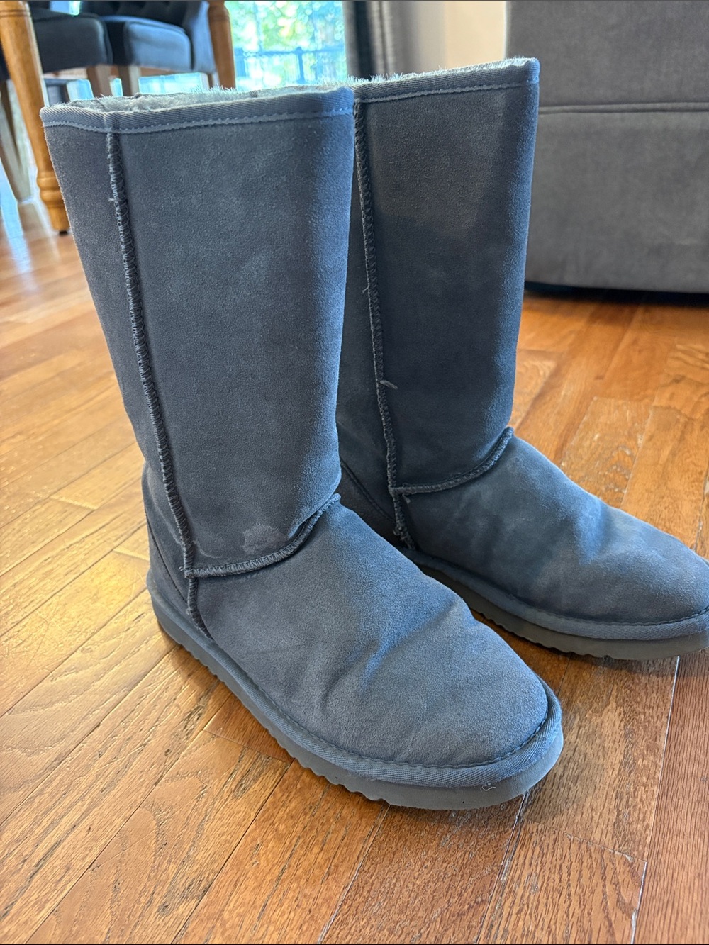 Ugg women’s gray tall size 9